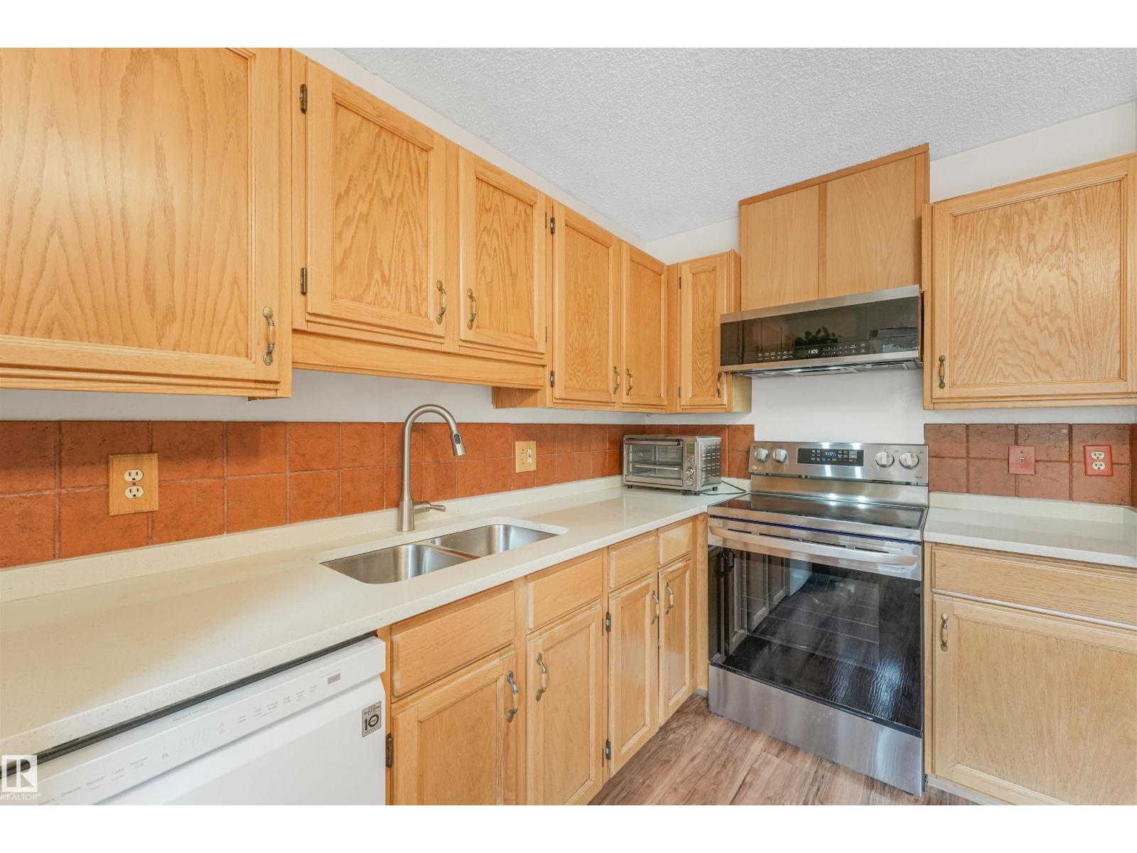 18611 57 AV NW - 19