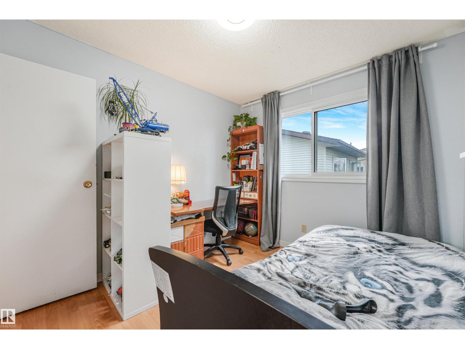18611 57 AV NW - 26