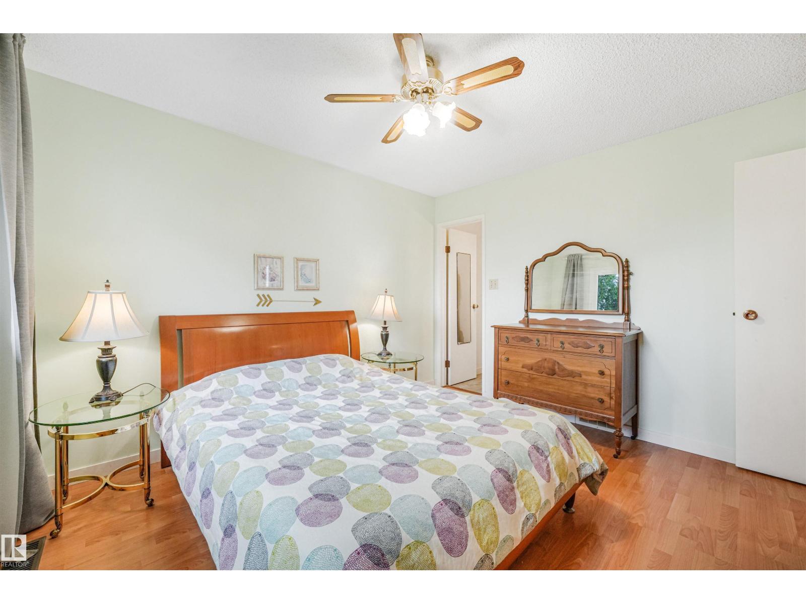 18611 57 AV NW - 29
