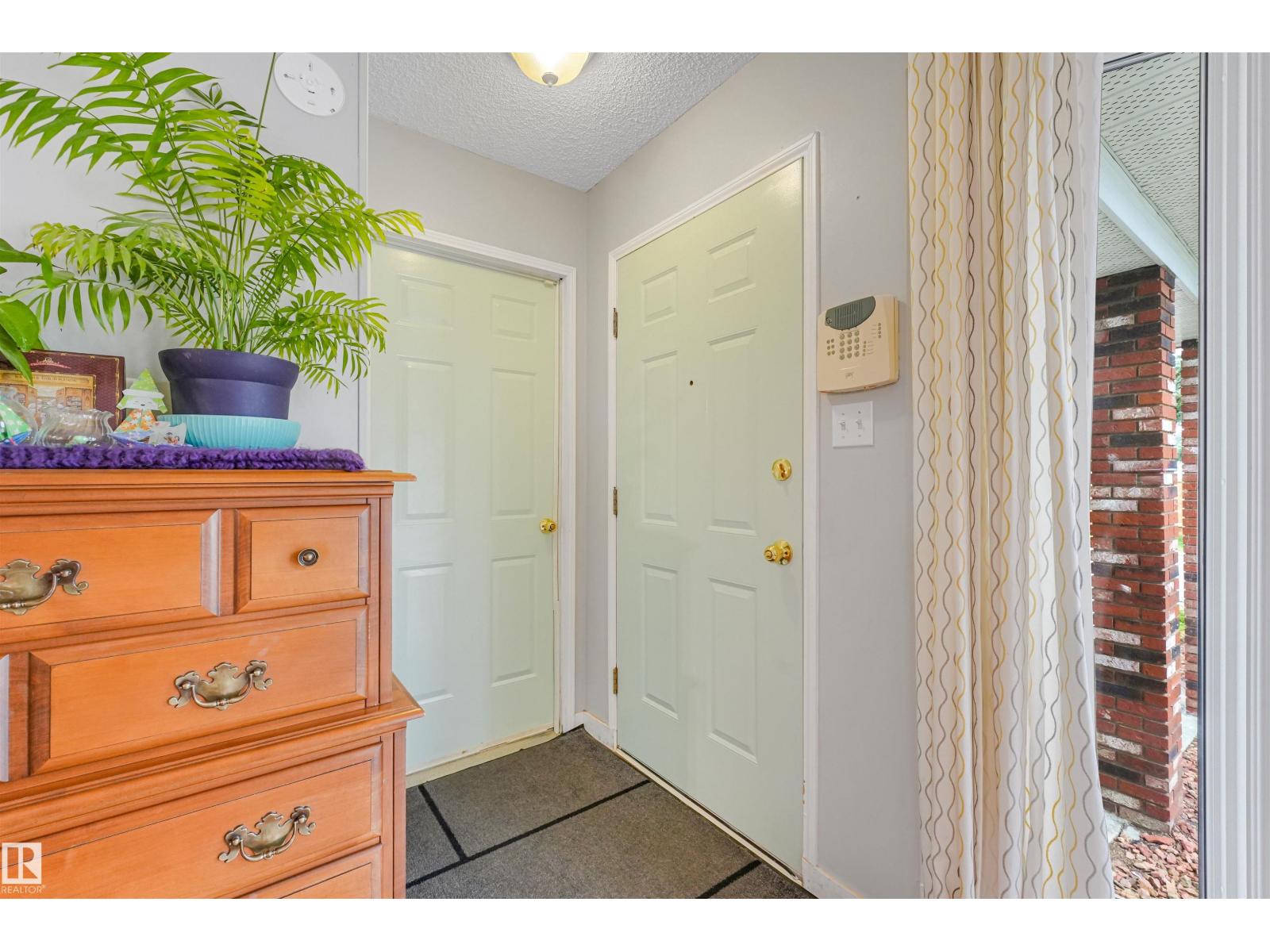 18611 57 AV NW - Image 6