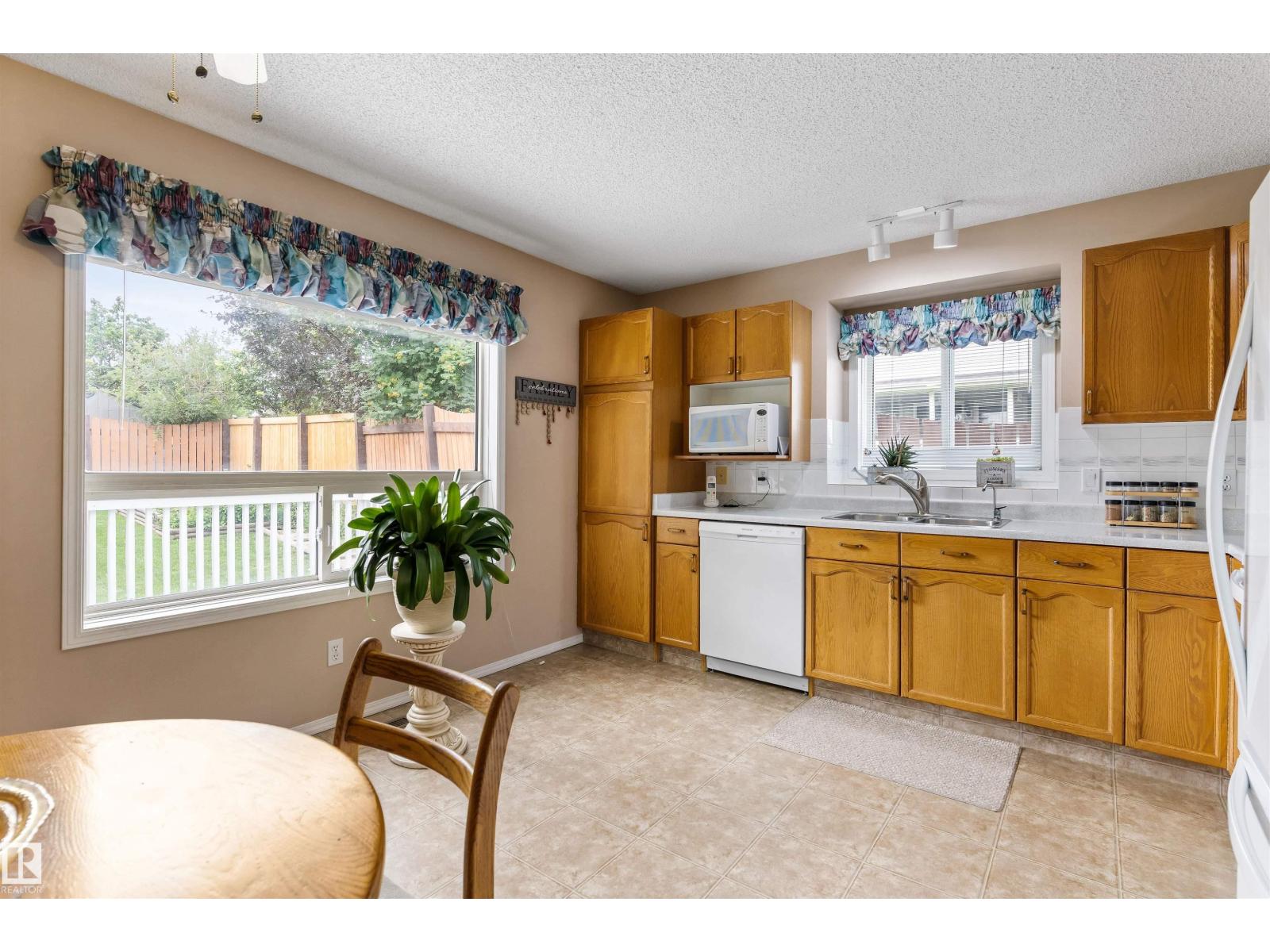 2 DUNVEGAN CT - Image 12