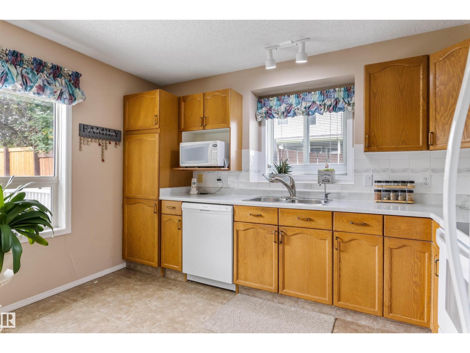 2 DUNVEGAN CT - 13