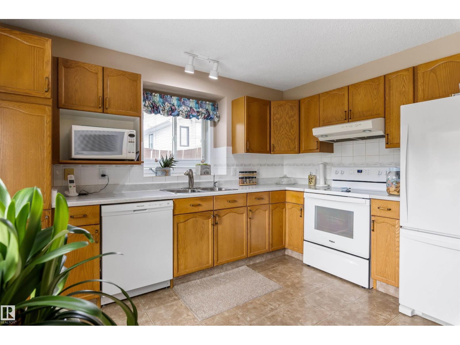 2 DUNVEGAN CT - Image 15