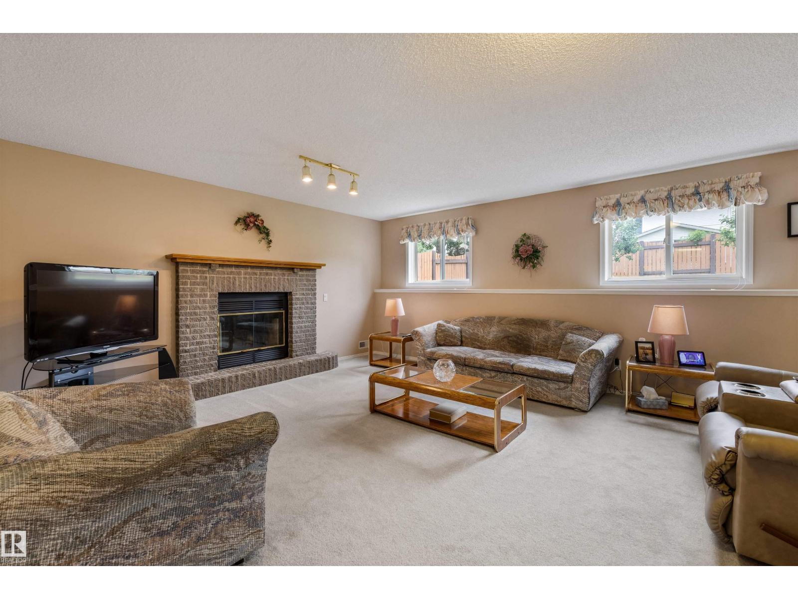 2 DUNVEGAN CT - Image 28