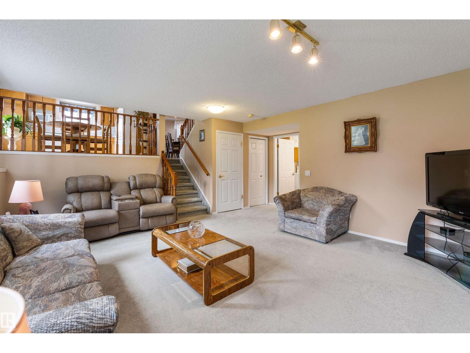 2 DUNVEGAN CT - Image 30