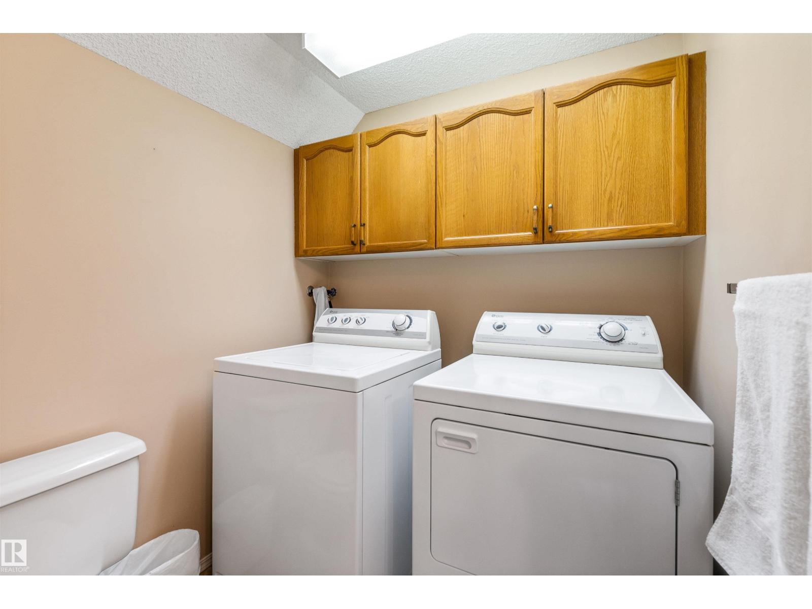2 DUNVEGAN CT - Image 35