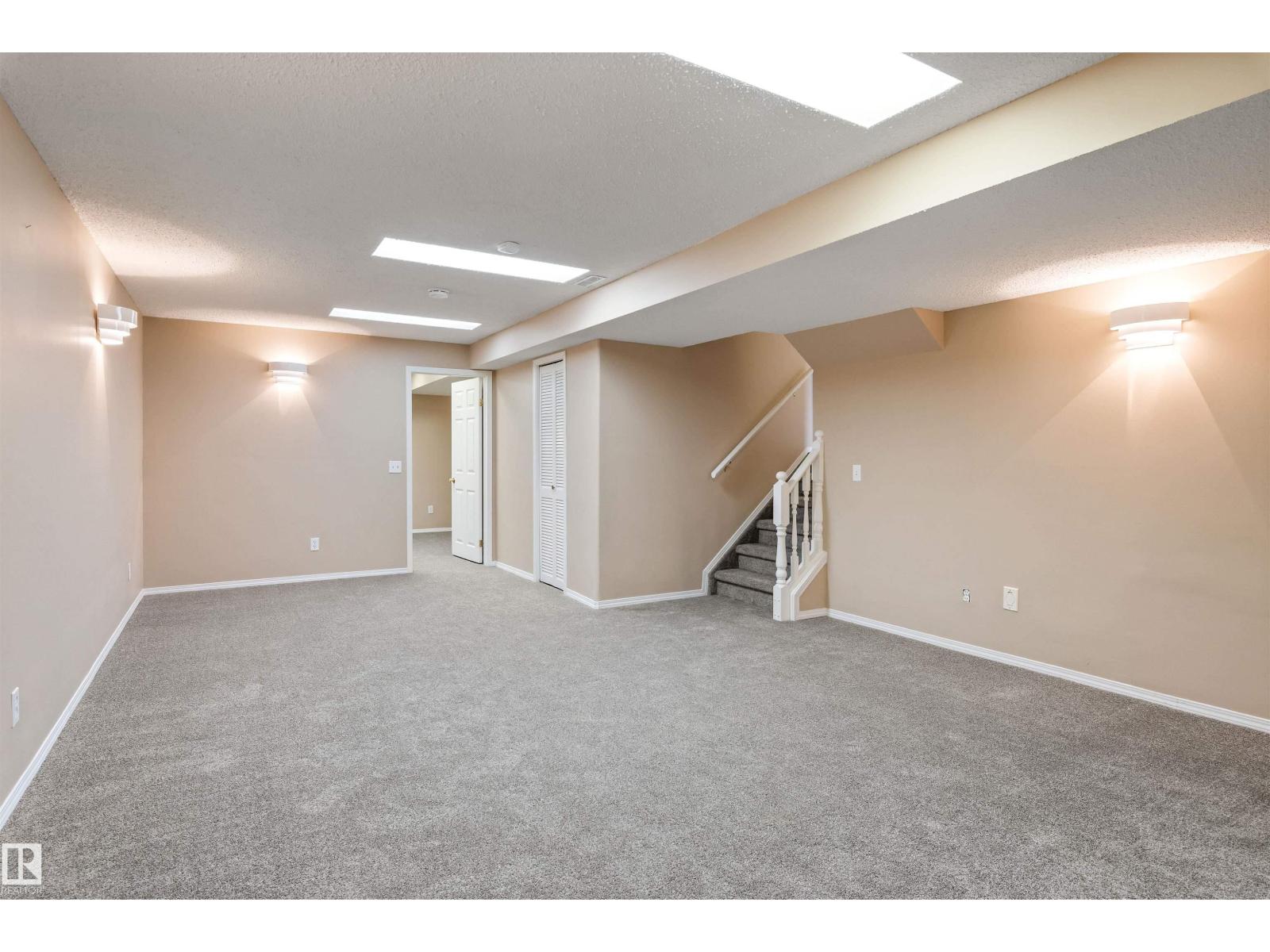 2 DUNVEGAN CT - Image 38