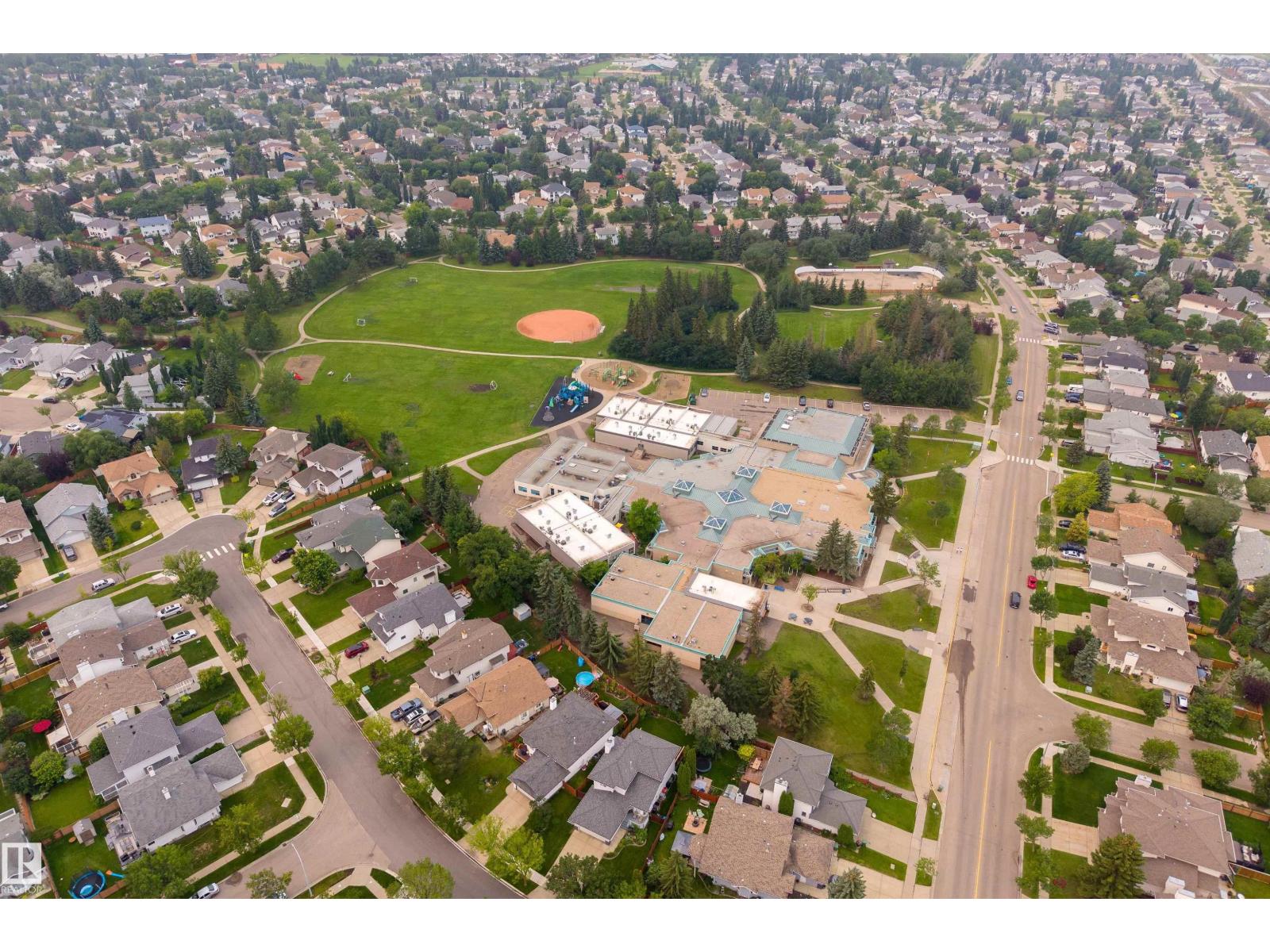 2 DUNVEGAN CT - 60