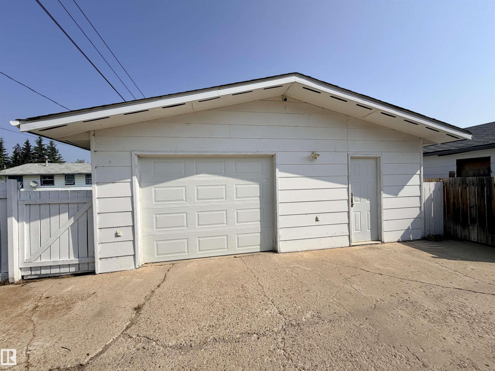 5117 51 AV - Image 26