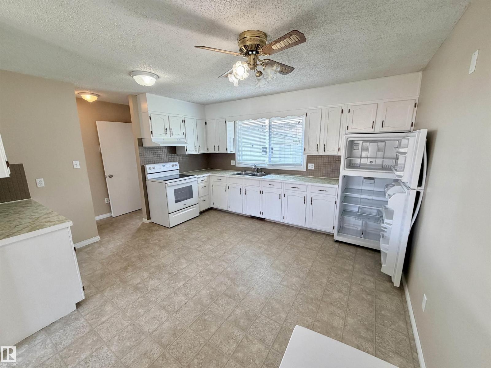 5117 51 AV - Image 5