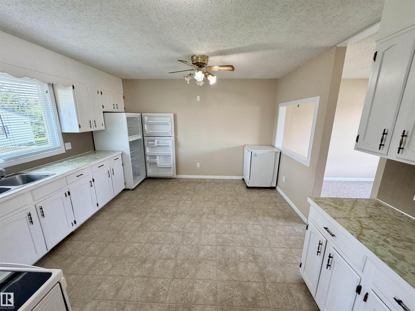 5117 51 AV - Image 6