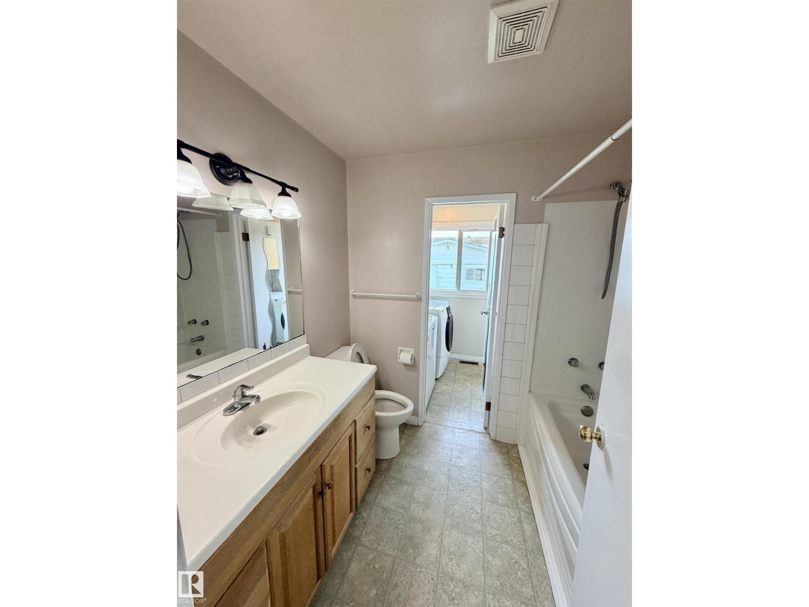 5117 51 AV - Image 9
