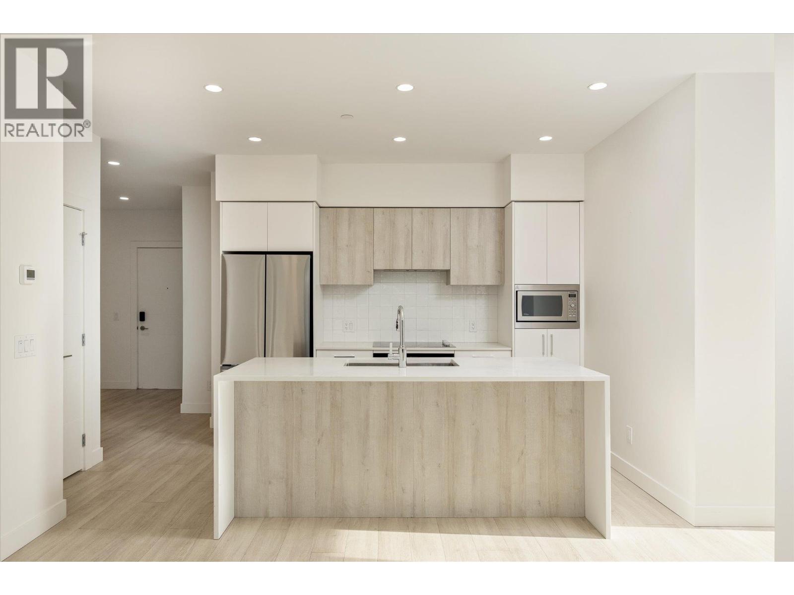 #408 3699 Capozzi Road - 10
