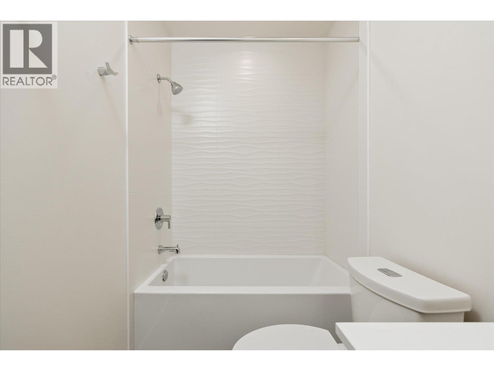 #408 3699 Capozzi Road - 24