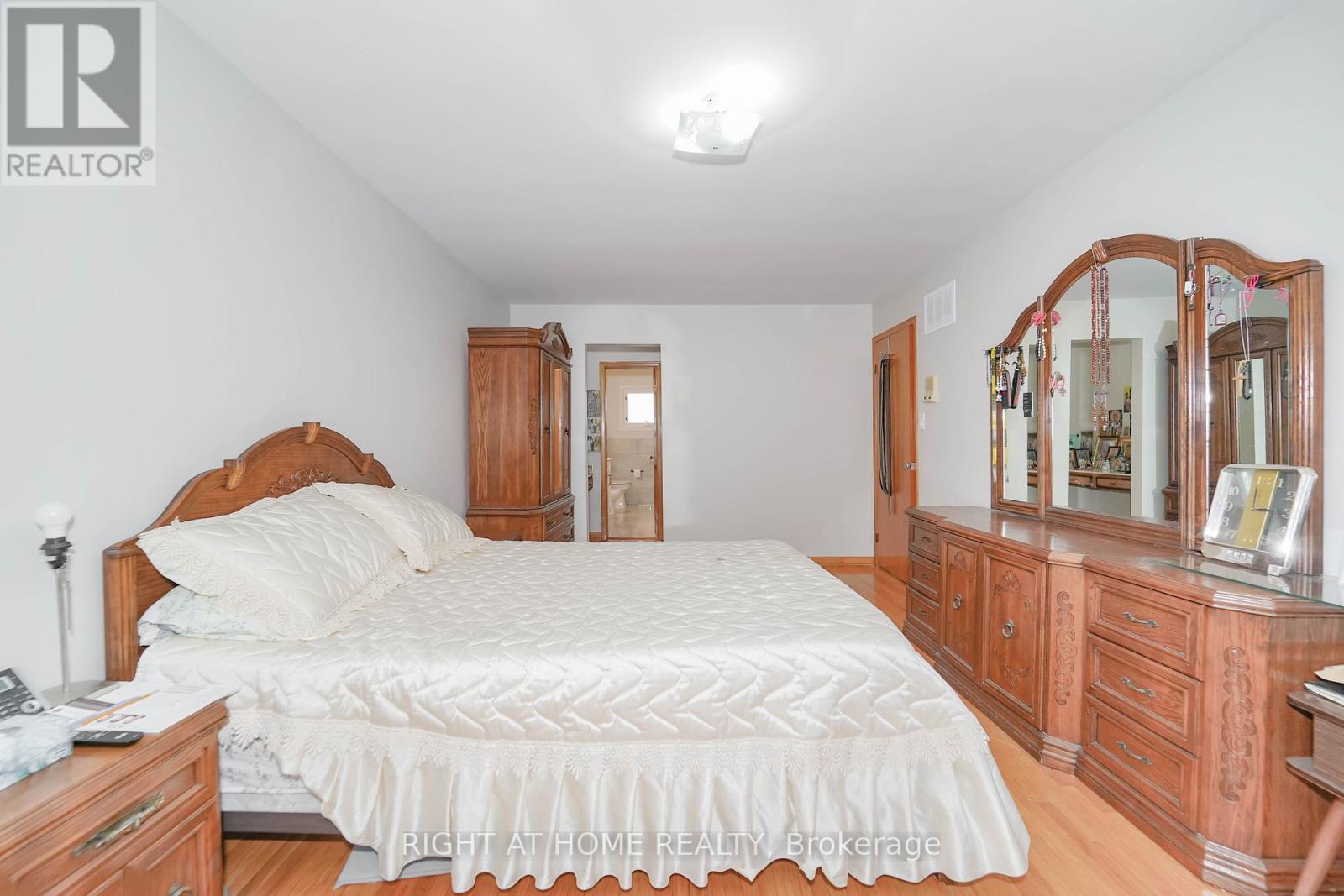 2 LAPWORTH CRESCENT - 19