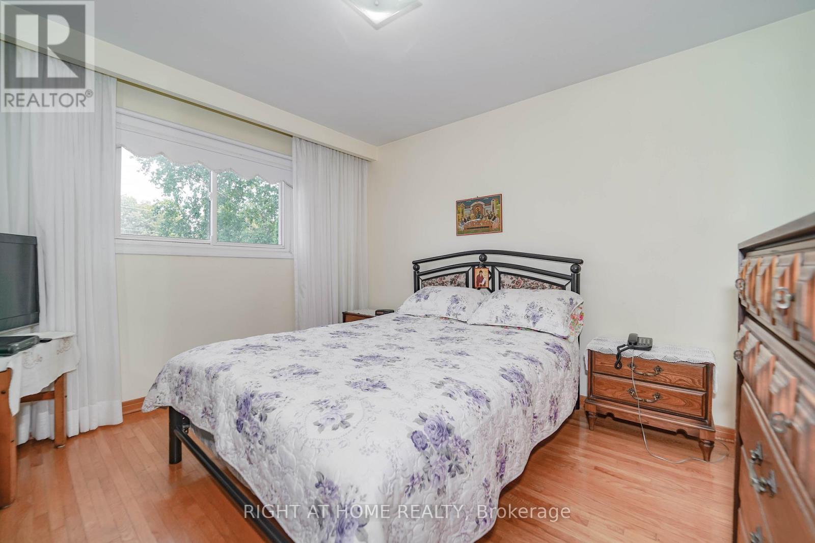 2 LAPWORTH CRESCENT - 22