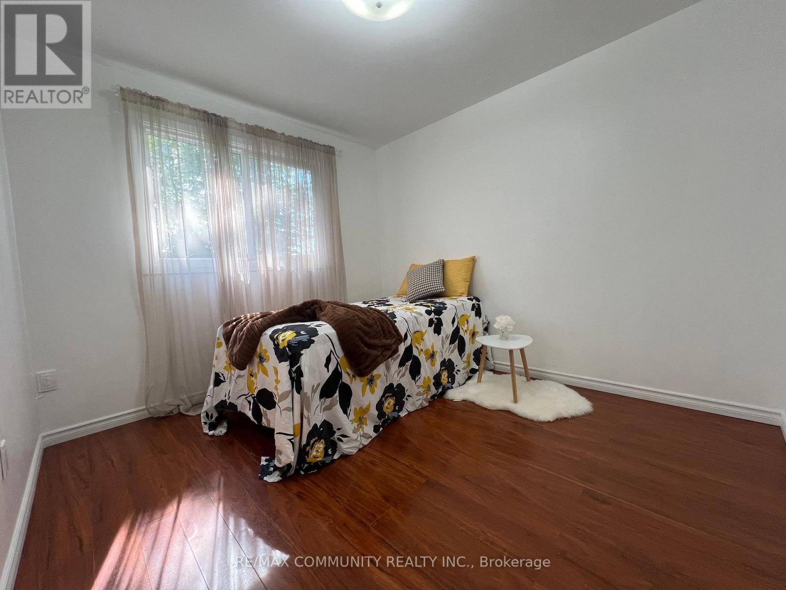 284 SPRUCEWOOD COURT - 11