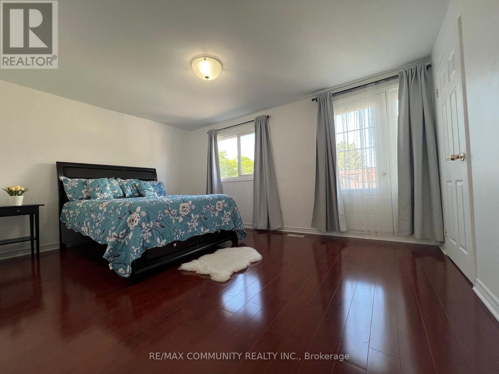 284 SPRUCEWOOD COURT - 13