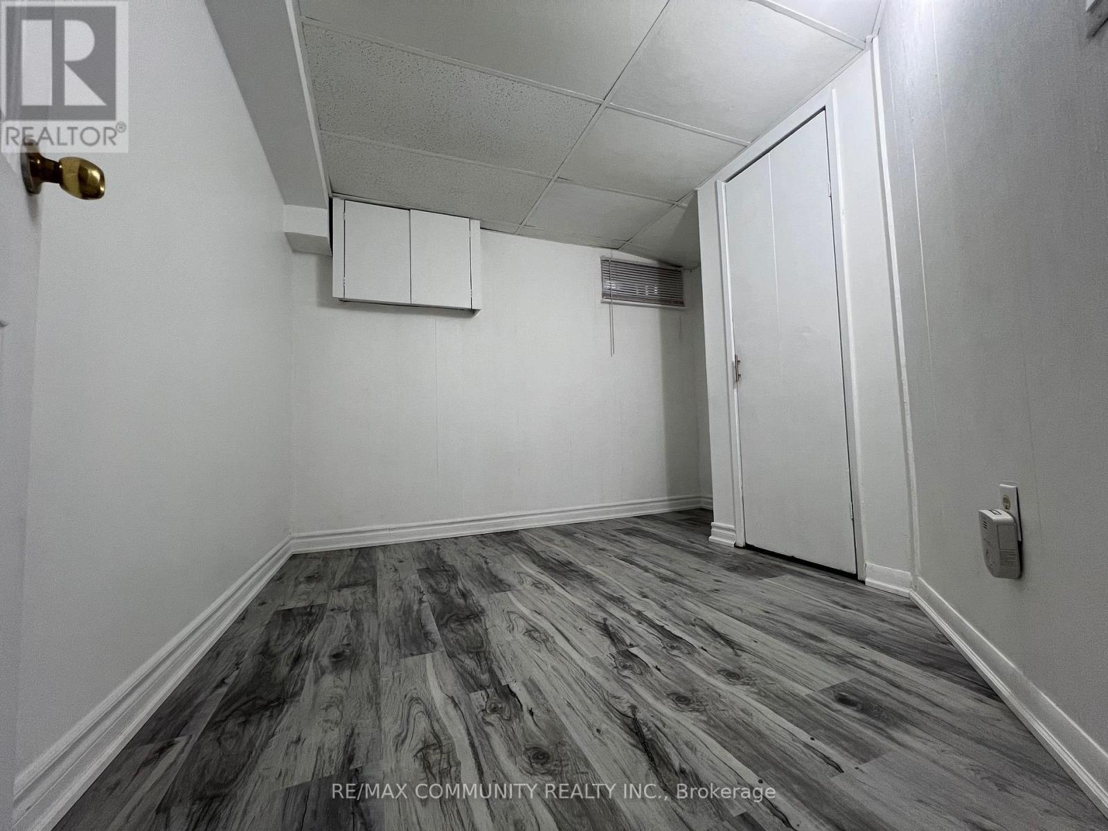 284 SPRUCEWOOD COURT - 15