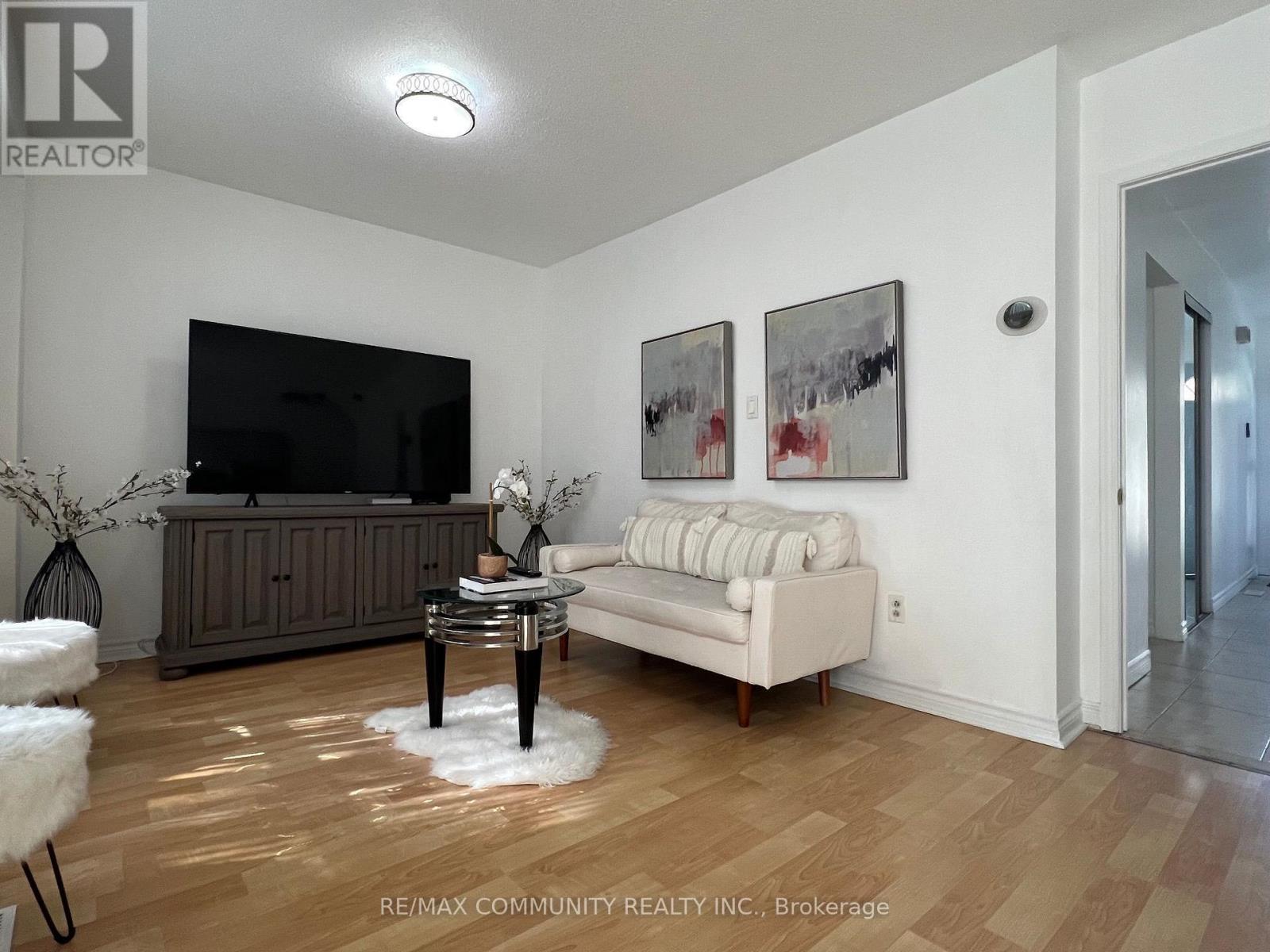 284 SPRUCEWOOD COURT - 4