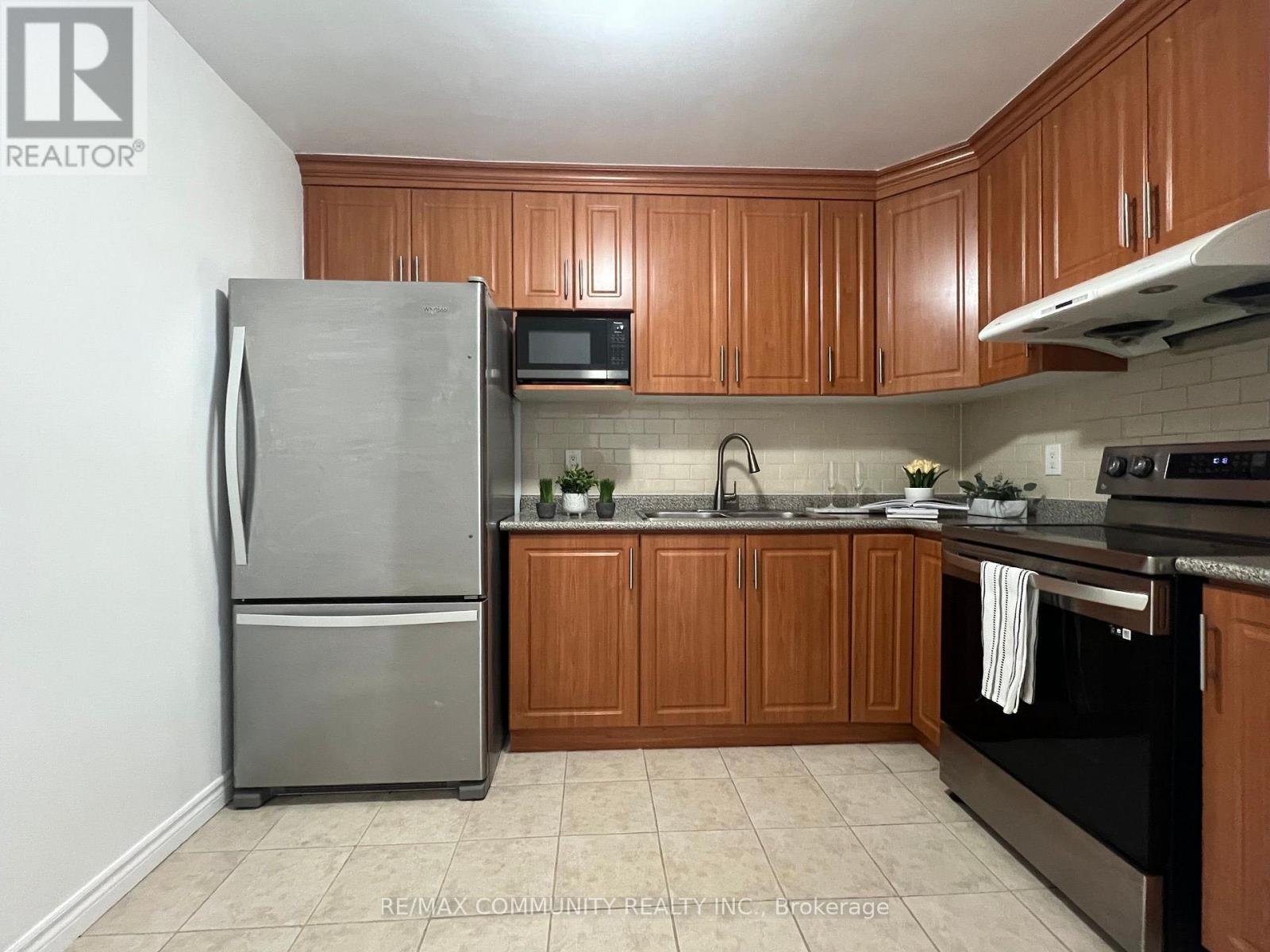 284 SPRUCEWOOD COURT - 7
