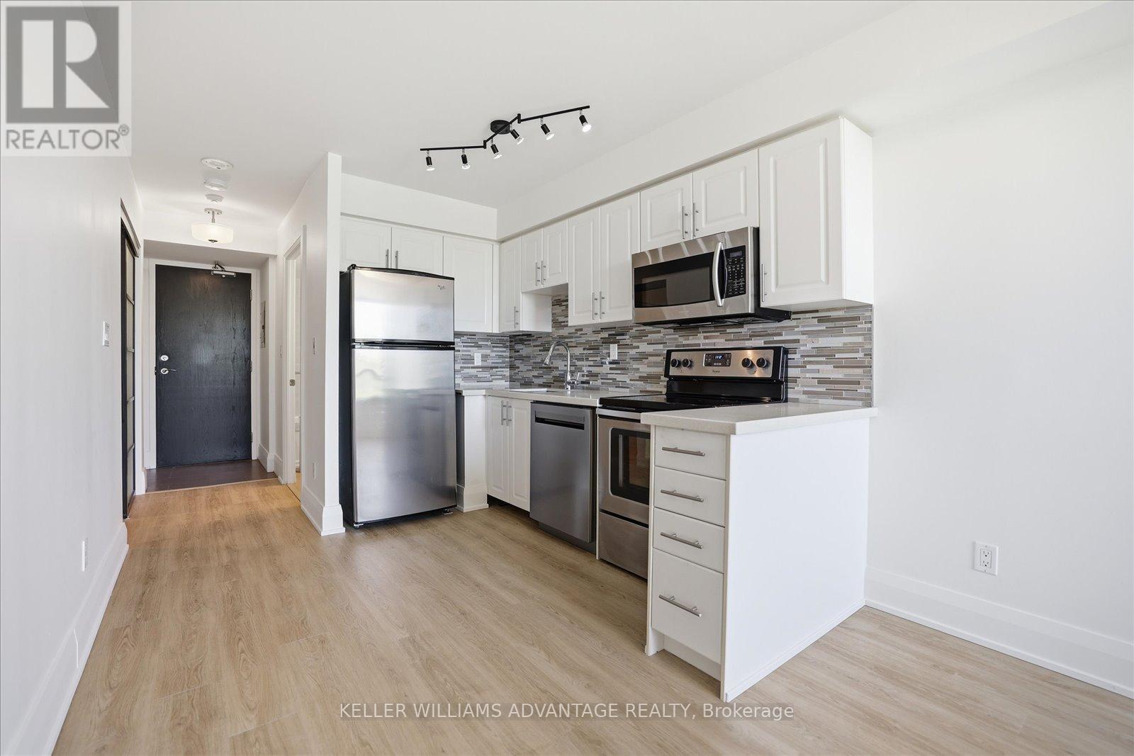 #415 1733 QUEEN STREET E - 12