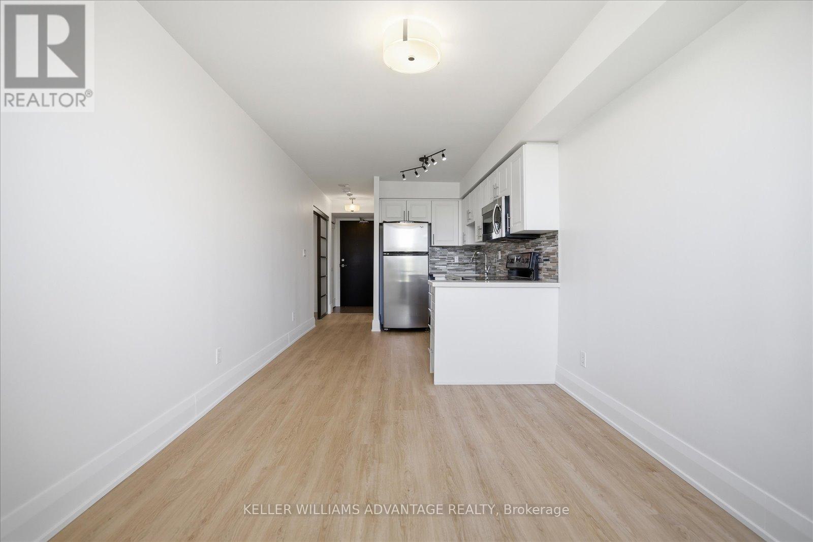 #415 1733 QUEEN STREET E - 17