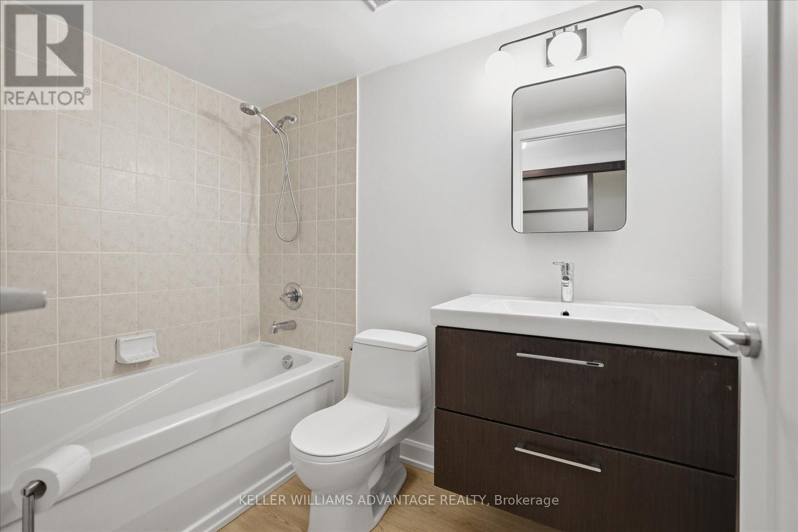 #415 1733 QUEEN STREET E - 5