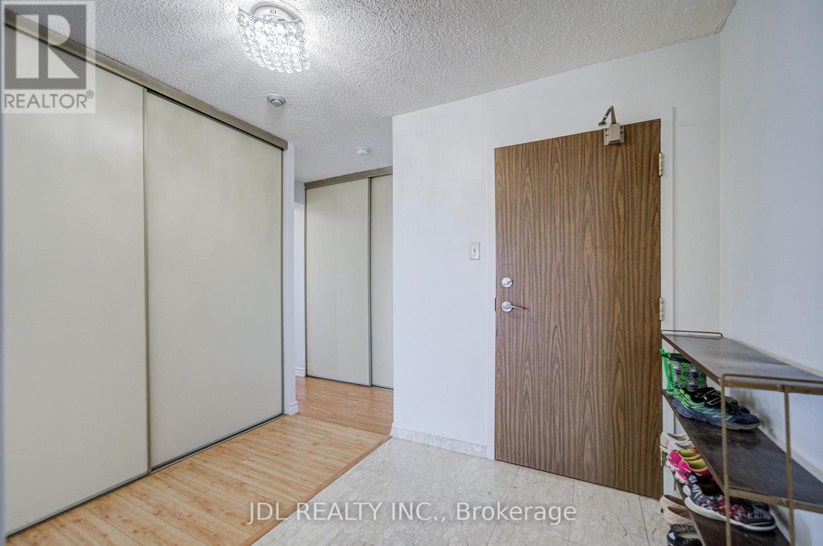 #1106 1 REIDMOUNT AVENUE - 14