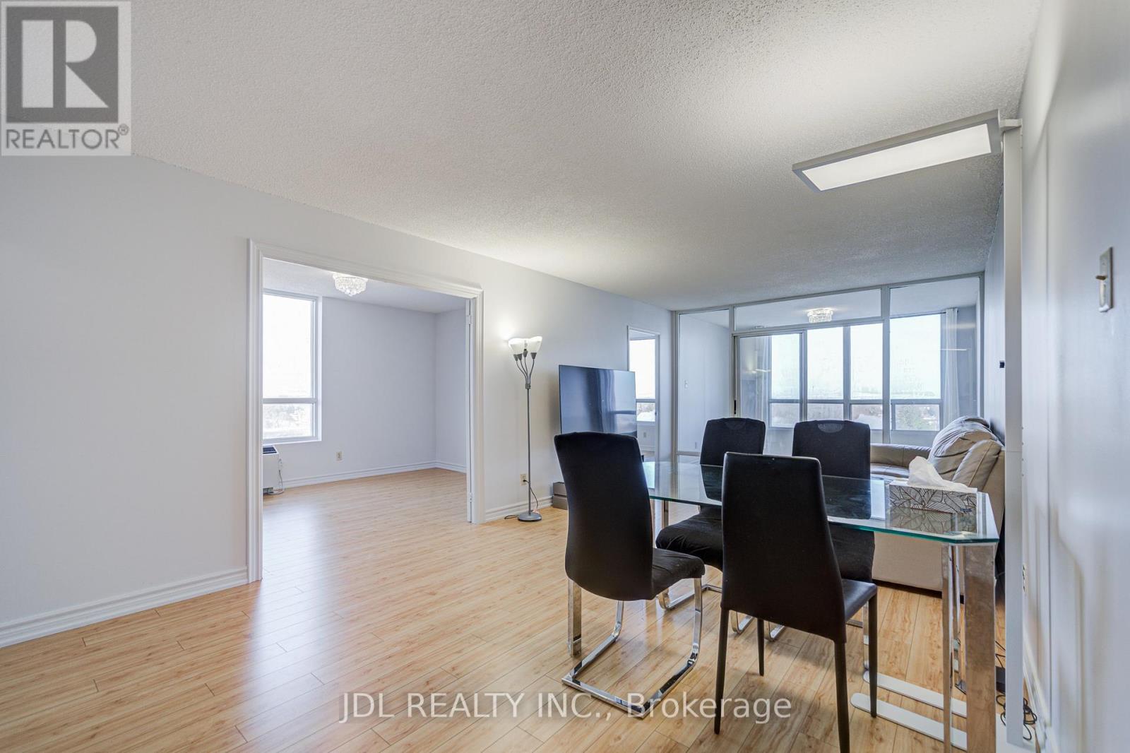 #1106 1 REIDMOUNT AVENUE - 15