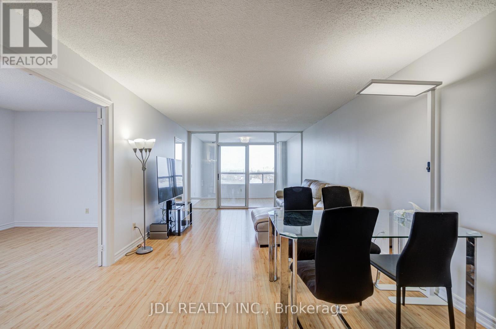 #1106 1 REIDMOUNT AVENUE - 16