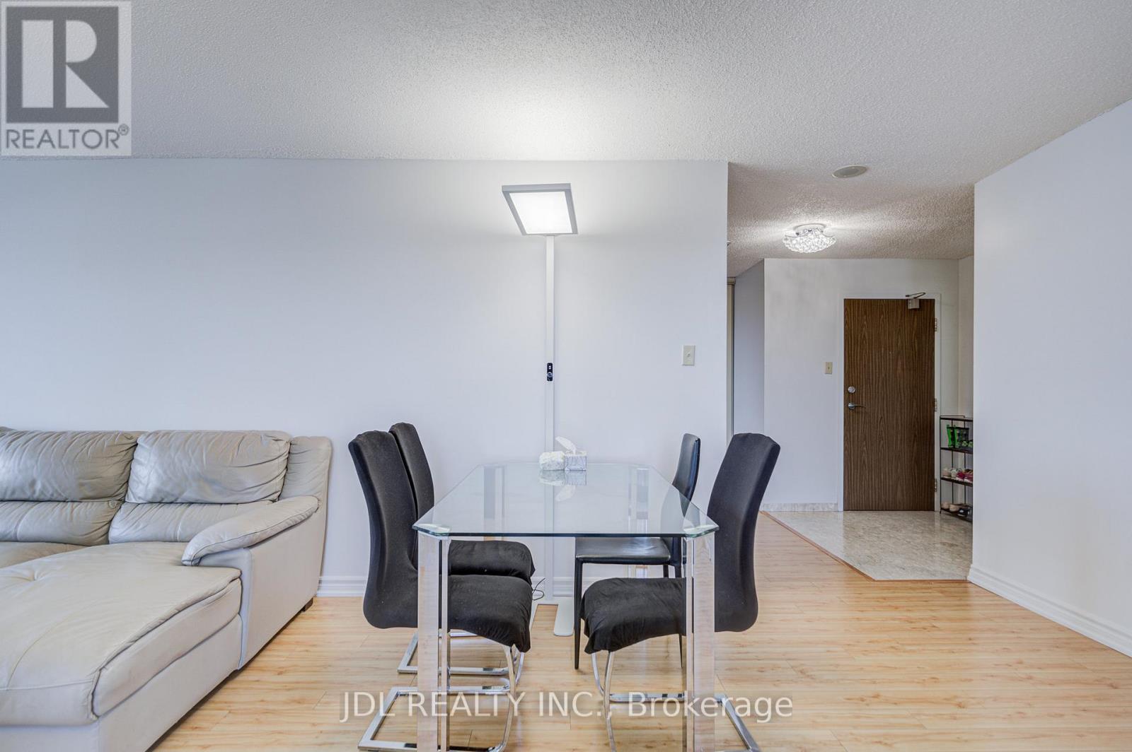 #1106 1 REIDMOUNT AVENUE - 17