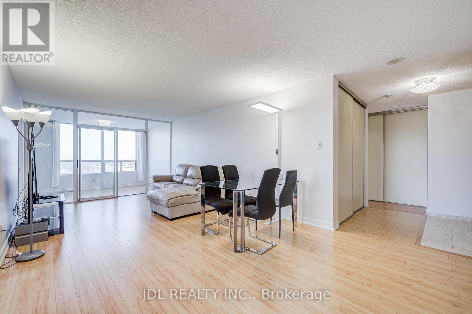 #1106 1 REIDMOUNT AVENUE - 18