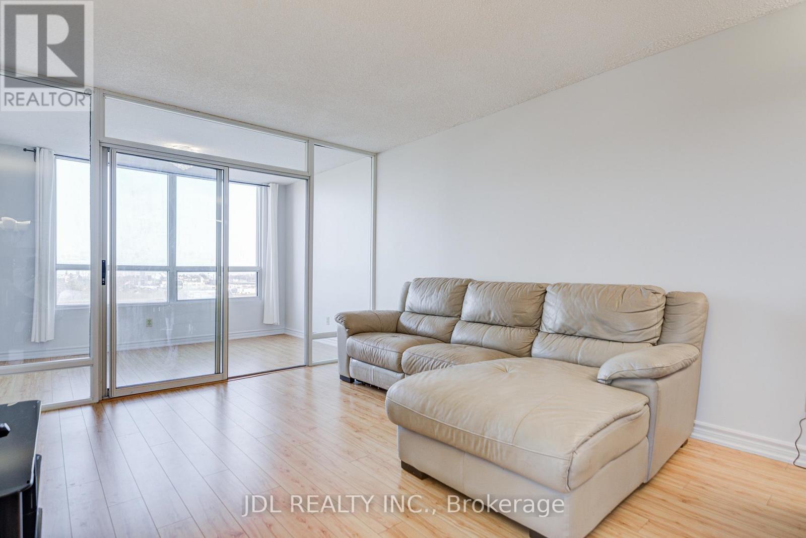 #1106 1 REIDMOUNT AVENUE - 19