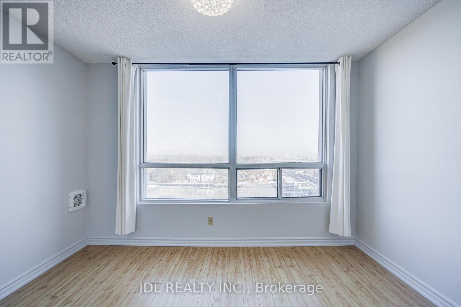 #1106 1 REIDMOUNT AVENUE - 22