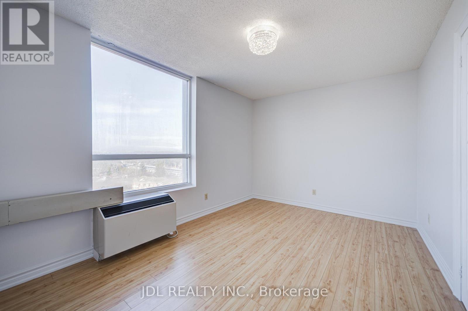 #1106 1 REIDMOUNT AVENUE - 26