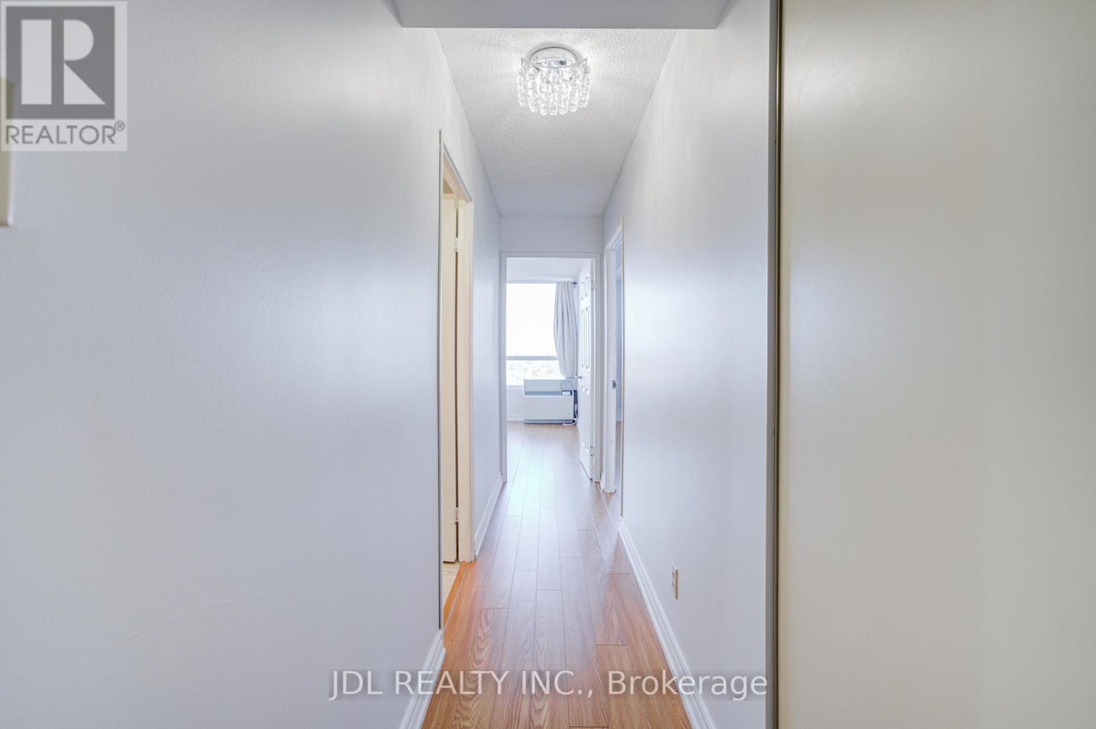 #1106 1 REIDMOUNT AVENUE - 37