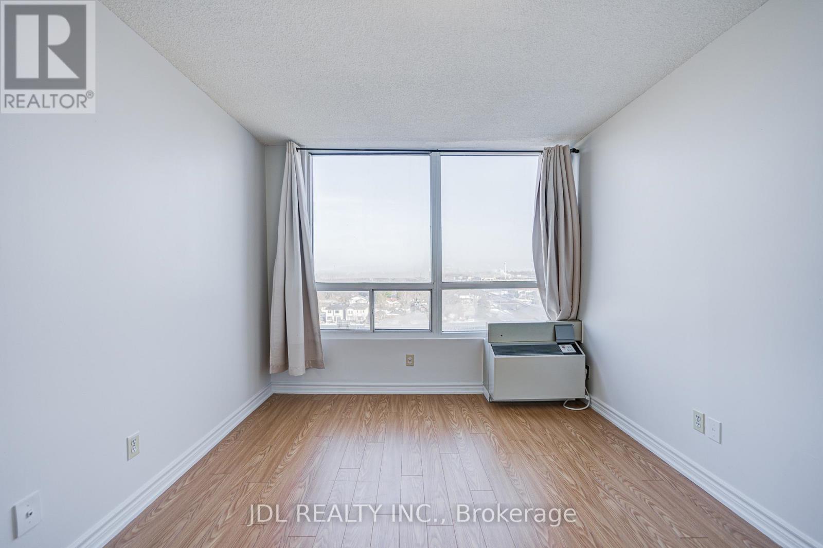 #1106 1 REIDMOUNT AVENUE - 39