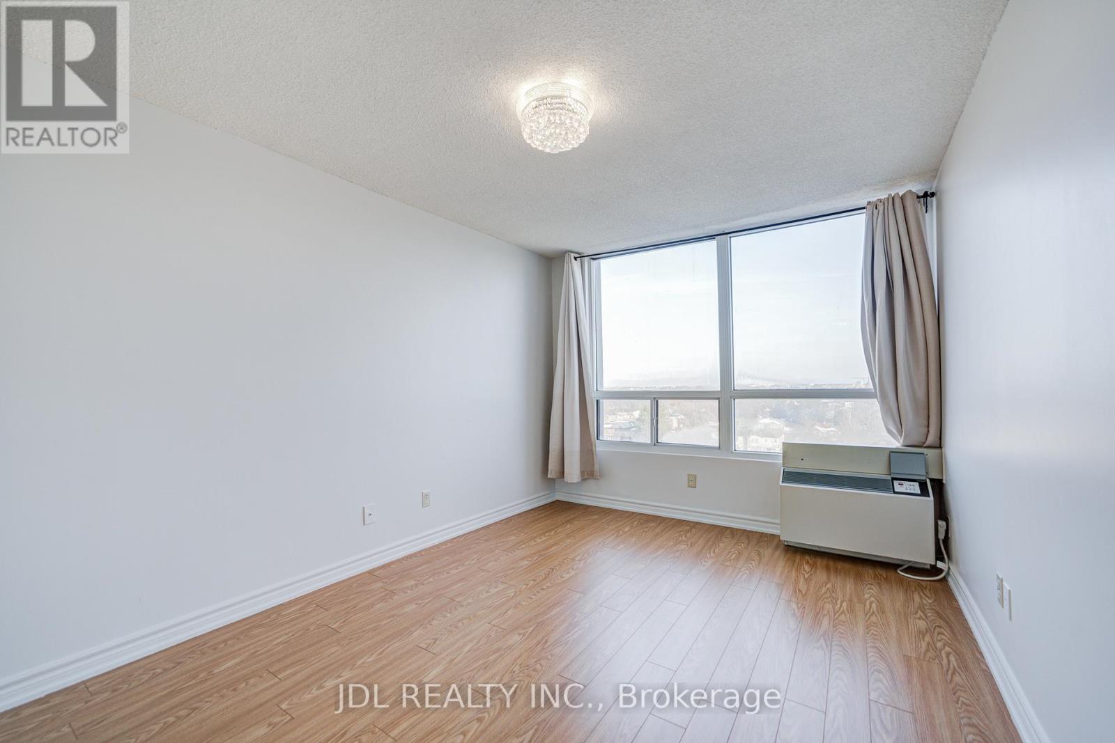 #1106 1 REIDMOUNT AVENUE - 40