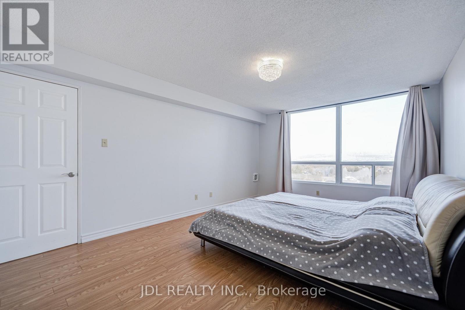 #1106 1 REIDMOUNT AVENUE - 45