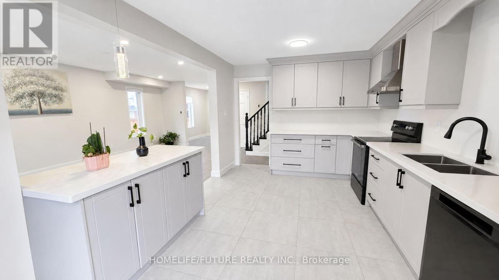 98 GUILDWOOD DRIVE - 8