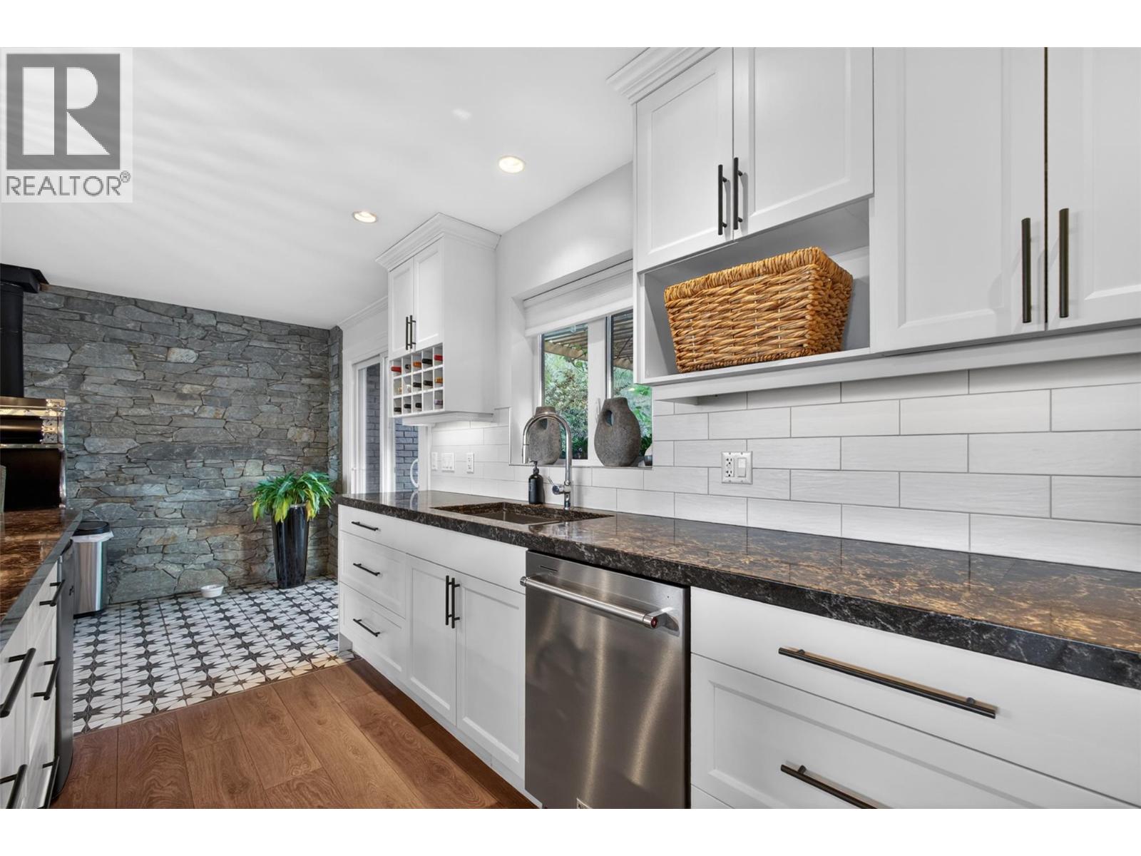 2351 Boucherie Road - 10