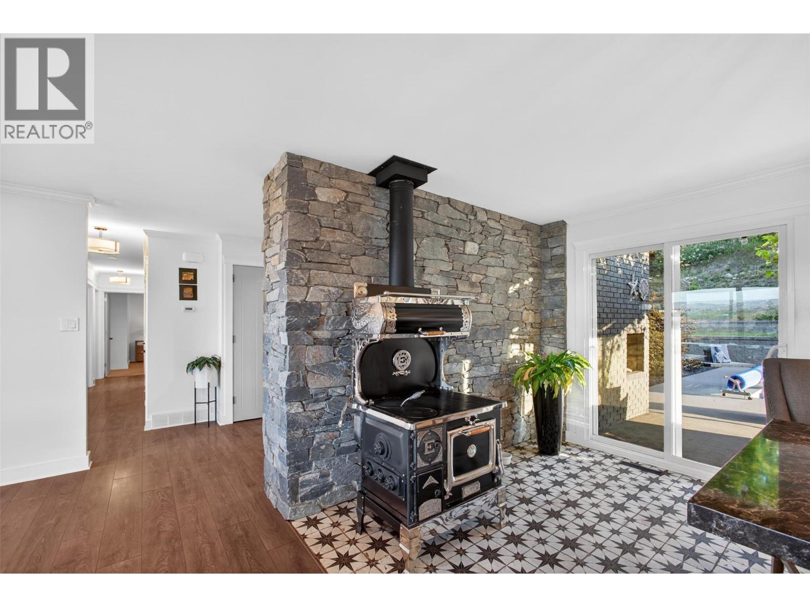2351 Boucherie Road - 8