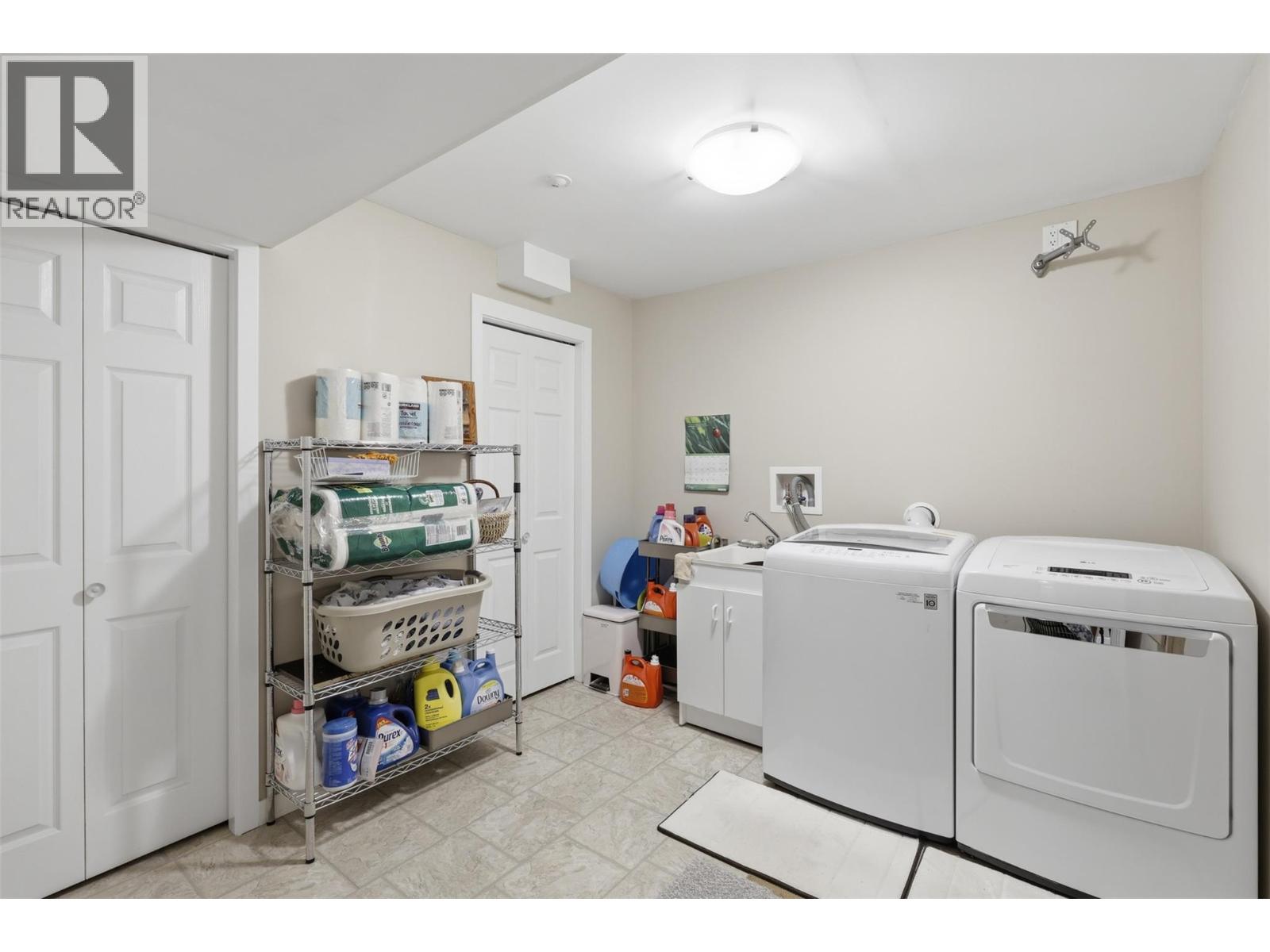 #16 1836 Greenfield Avenue - 36