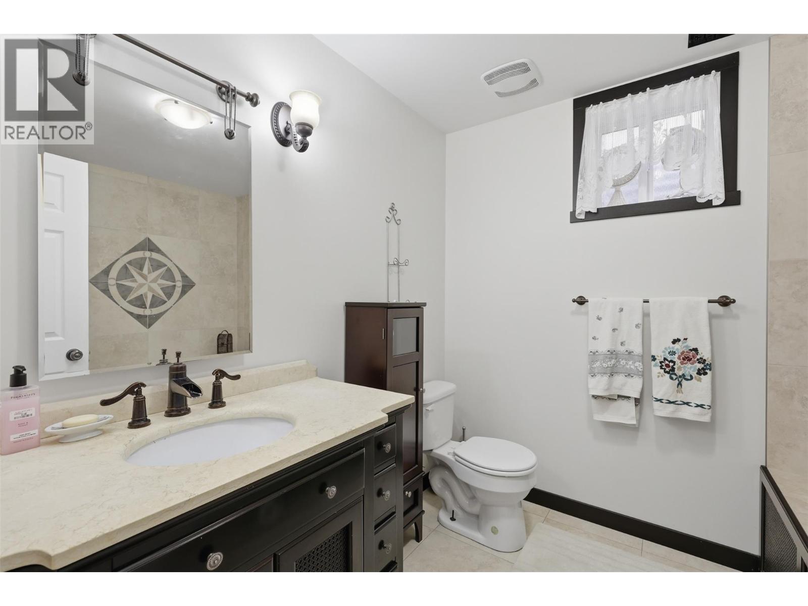 #16 1836 Greenfield Avenue - 31