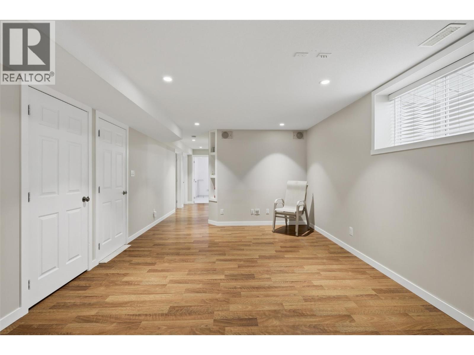 #16 1836 Greenfield Avenue - 28