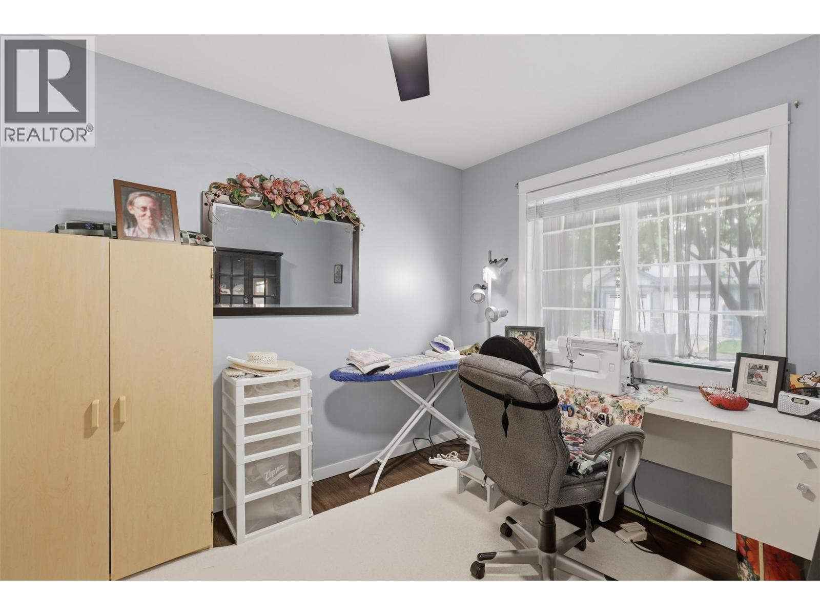 #16 1836 Greenfield Avenue - 25