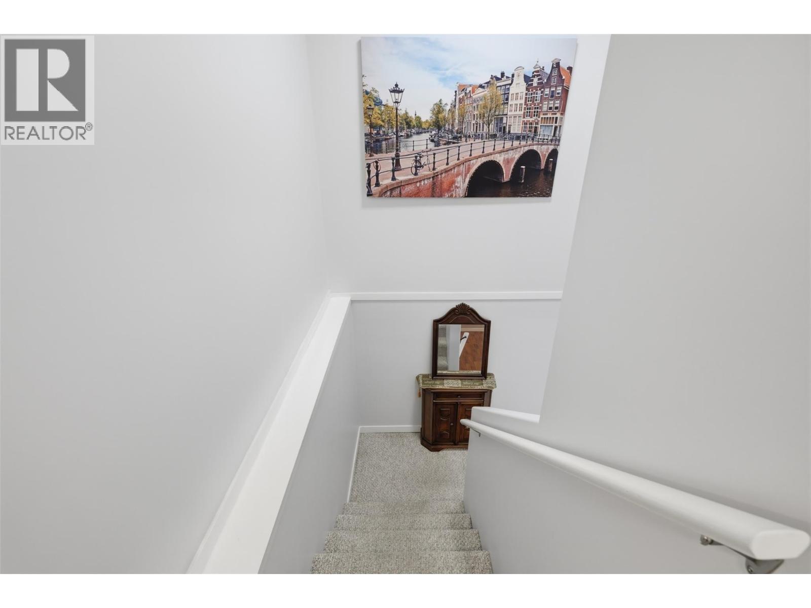 #16 1836 Greenfield Avenue - 26