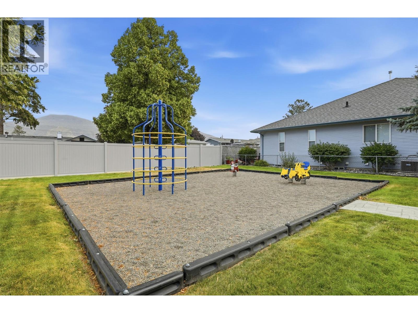 #16 1836 Greenfield Avenue - 52
