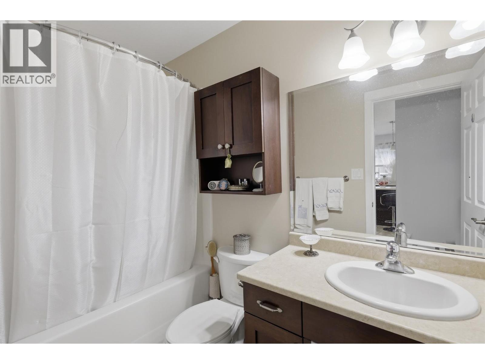 #16 1836 Greenfield Avenue - 24